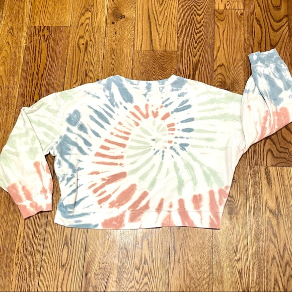 Z Supply Tie Die Sweatshirt & Short Set - Picture 5 of 9